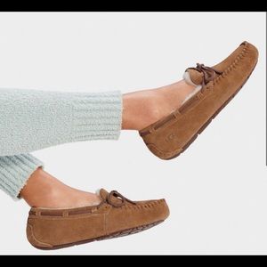 UGG Women’s Dakota Slippers